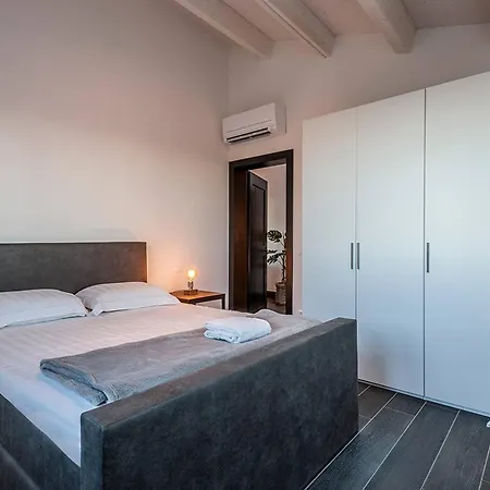 Villa Il Sole E Selene 16 By Marche *